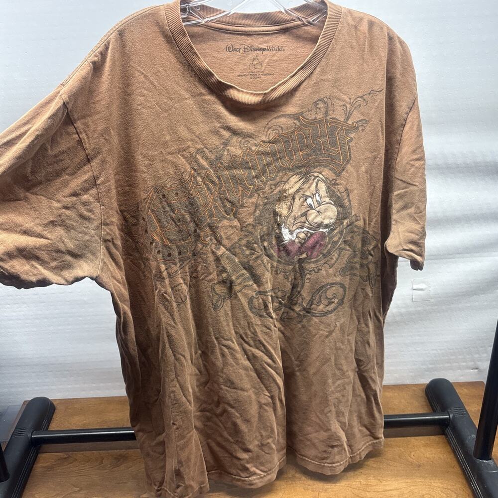 Affliction Style Disney grumpy T-shirt Size large Color Washed Faded Y2K‎